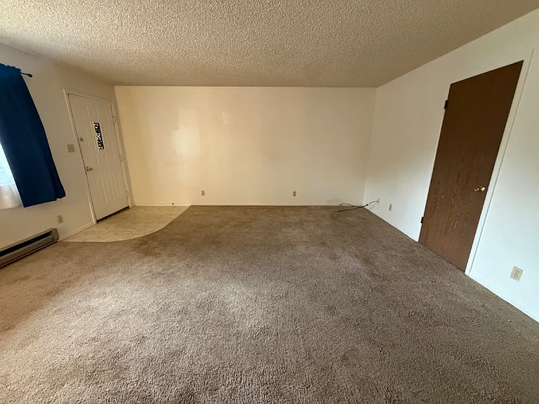 2 bed, 1.0 bath, 969 sqft, $1,350 — Photo 4