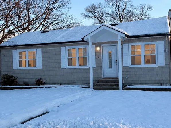 284 15th Street, West Babylon, NY 11704