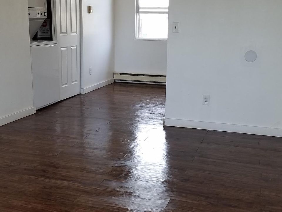 Family room, Washer-Dryer, Kitchen