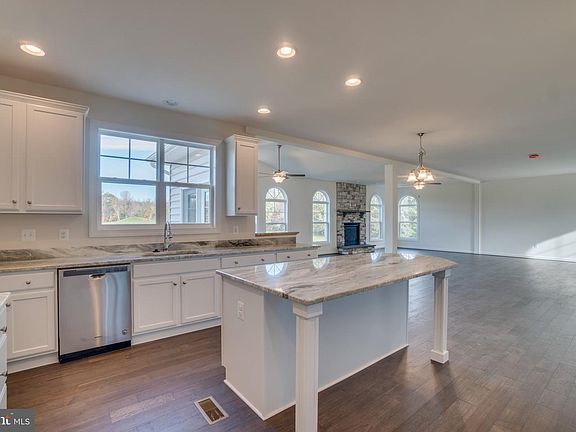 2nd image of 499 Joshua Rd