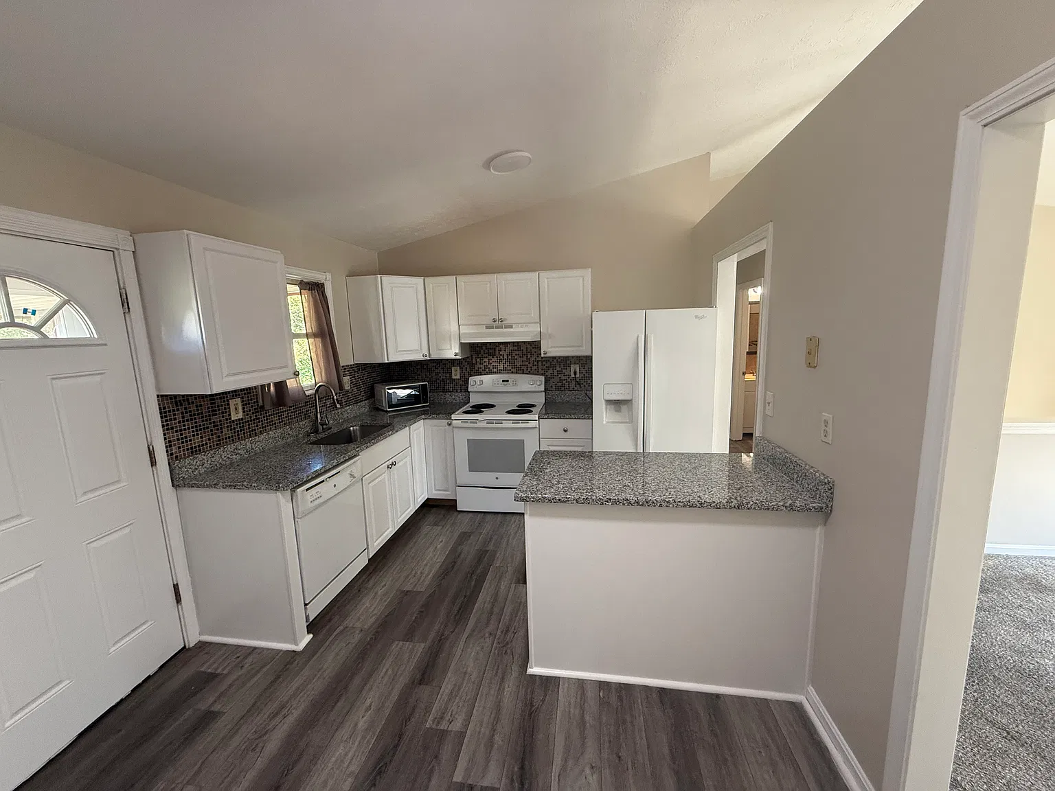 4 bed, $2,350 — Photo 3