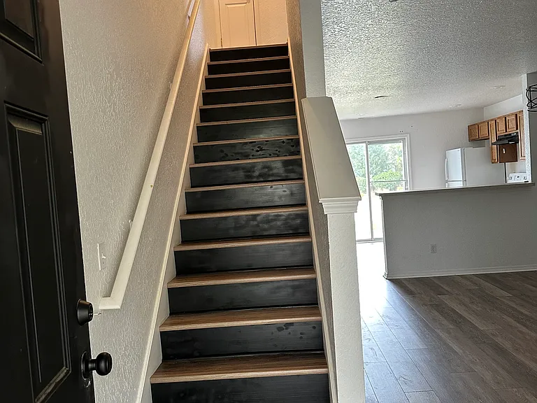 112 University Pkwy — Photo 8