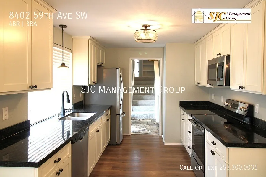 Four bedroom 2.5 Bath home for rent in Lakewood — Photo 4