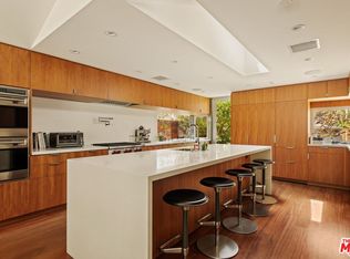 840 Leonard Rd, Los Angeles, CA 90049