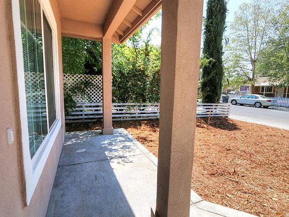2nd image of 3720 Presidio St