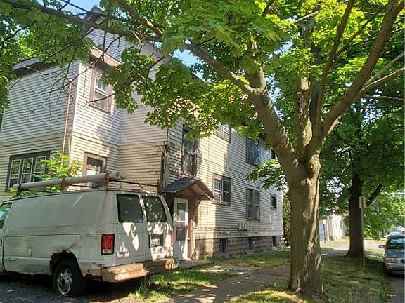 2nd image of 68 Merrimac St