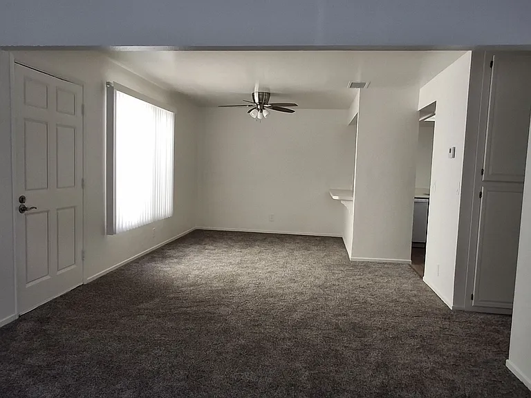 Dining Room/Entry