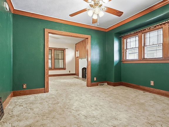 5th image of 1917 W Callender Ave
