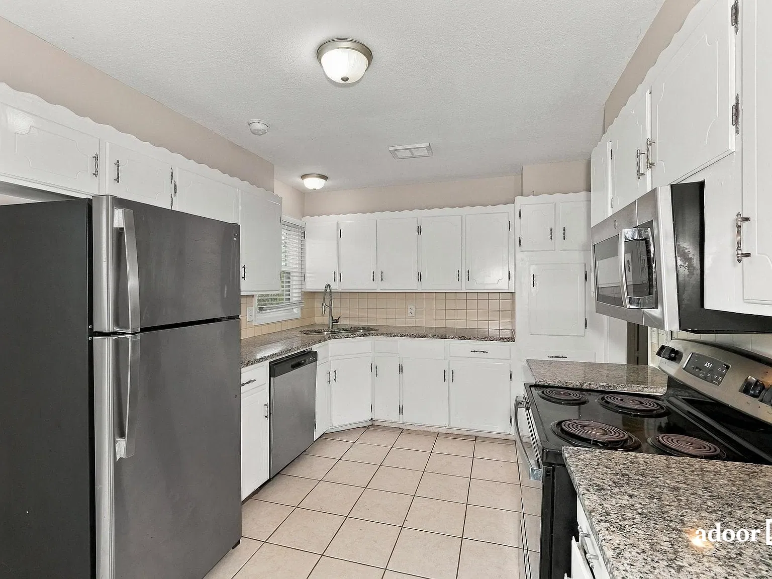 3 bed, 1.5 bath, 1626 sqft, $1,720 — Photo 3
