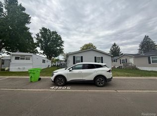 43505 Charlemagne Ave, Sterling Heights, MI 48314