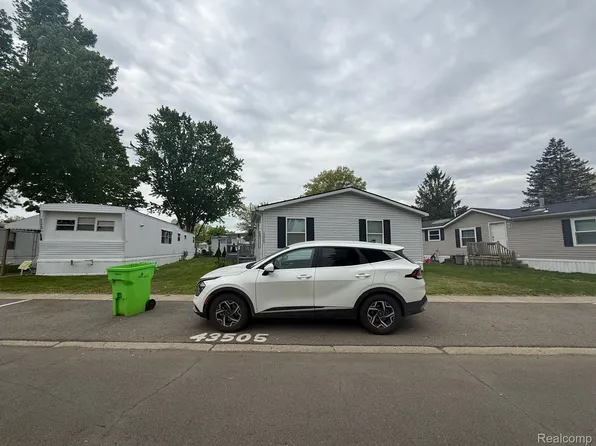 43505 Charlemagne Ave, Sterling Heights, MI 48314
