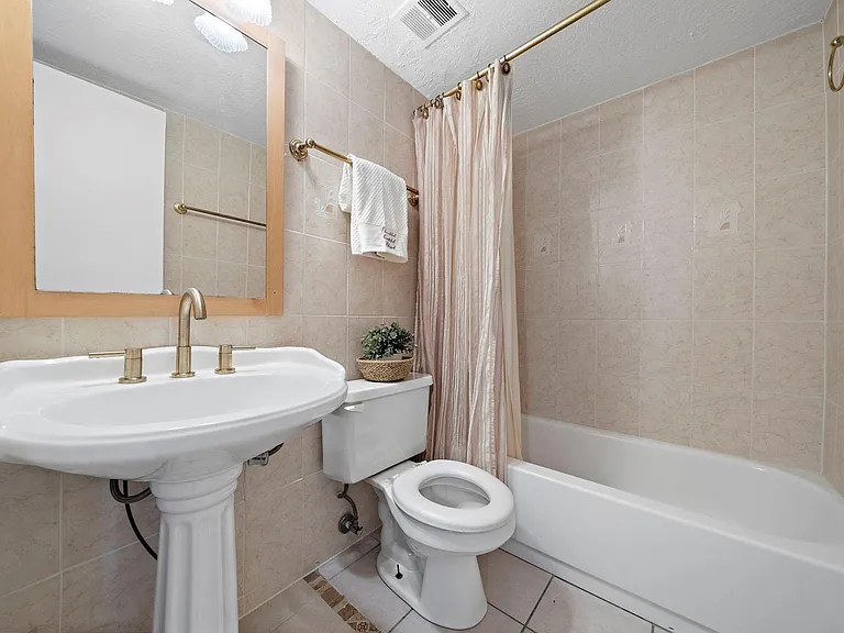 3224 Timmons Ln #135 — Photo 13