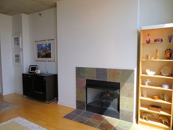 5th image of 700 N Larrabee St APT 1812