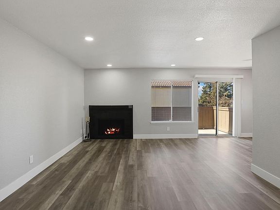 5th image of 3701 Colonial Dr