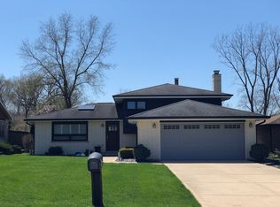 113 Poston Rd, Willow Springs, IL 60480