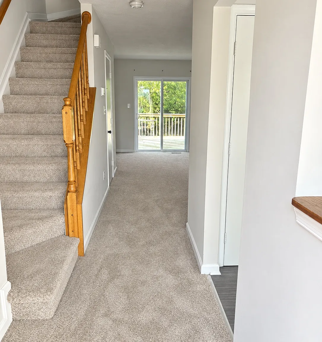 3 bed, 1821 sqft, $2,200 — Photo 2