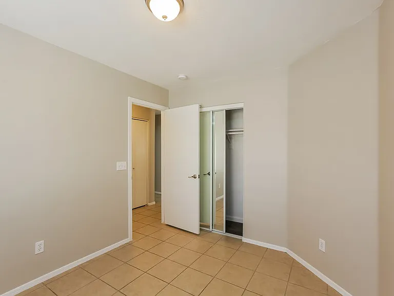 1629 W Burgess Ln — Photo 14