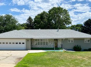 801 N Smith St, Clark, SD 57225