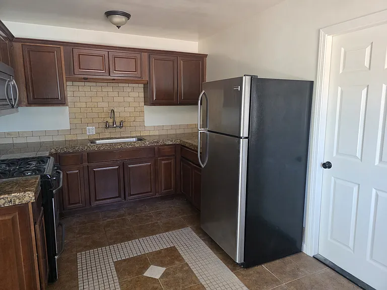 176 Park View Ave — Photo 6