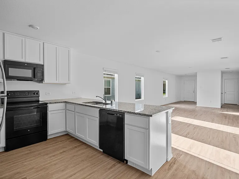 1436 Mahogany Ln — Photo 11