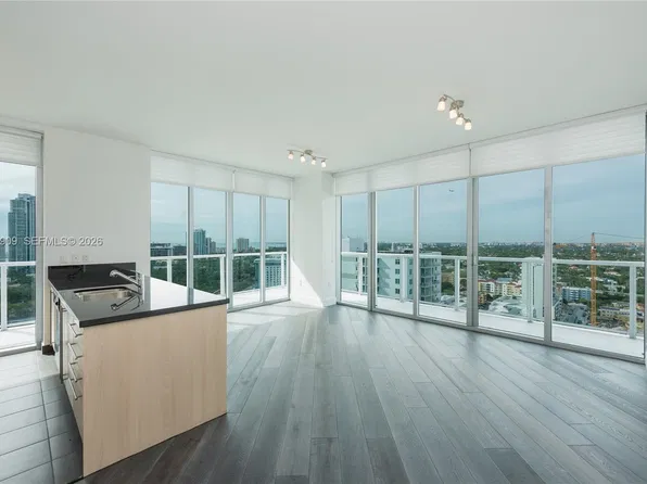 79 SW 12th St APT 2501, Miami, FL 33130