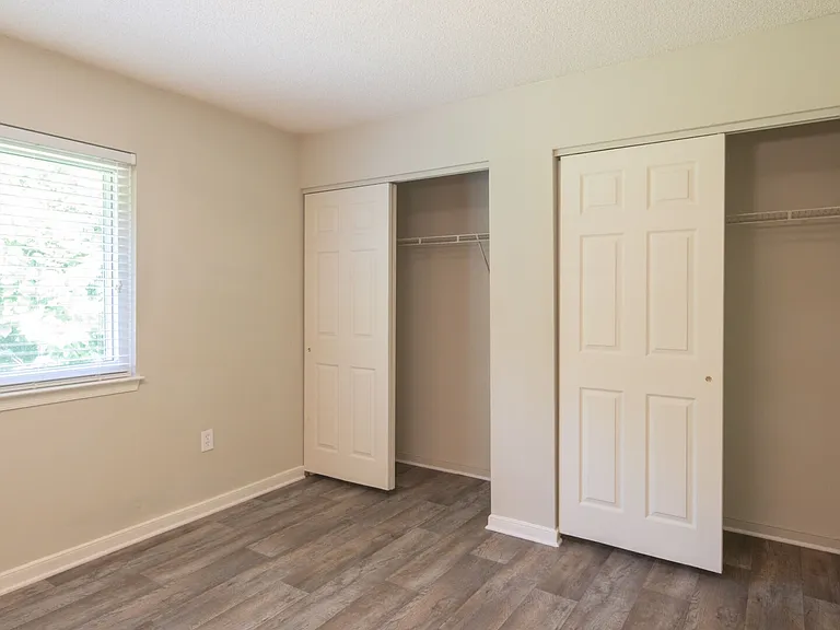Sherwood Apartment Homes — Photo 23