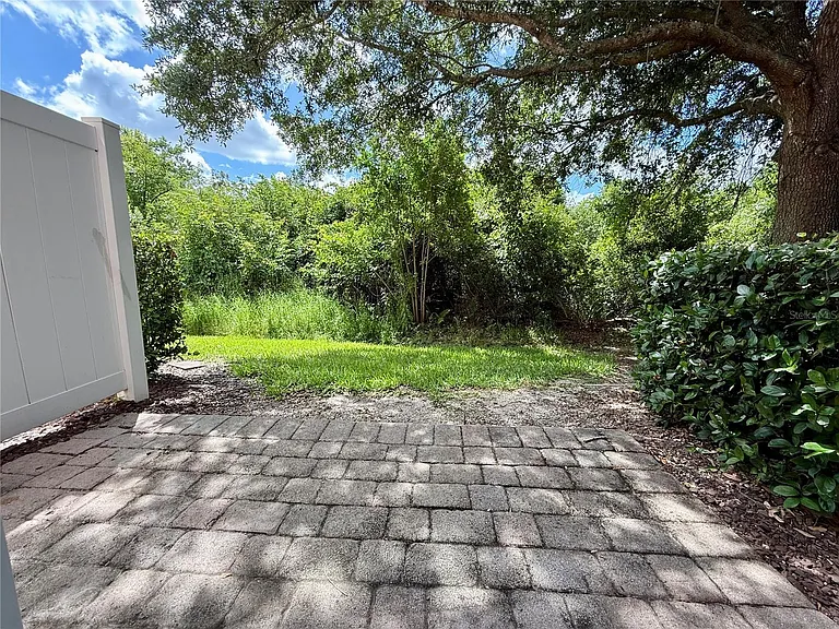 823 Pine Pointe Ln #1 — Photo 7