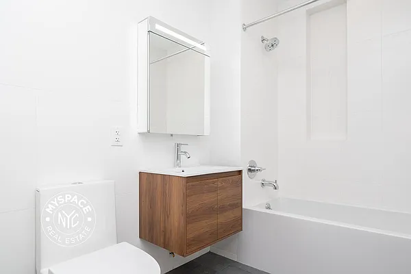 Rented by MySpaceNYC | media 24