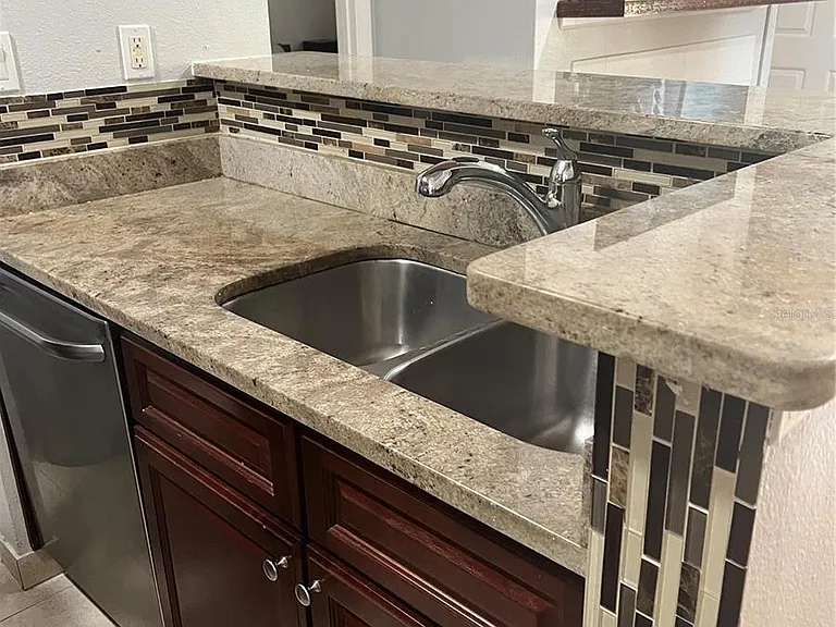 8643 Mallard Reserve Dr #202 — Photo 4
