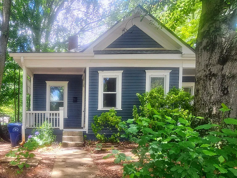 465 Cameron St SE — Photo 1