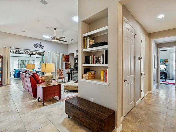 5th image of 825 San Raphael St