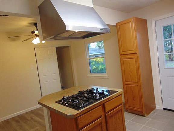 5th image of 645 Hoke Smith Dr