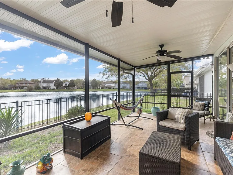 1687 Majestic View Ln — Photo 14