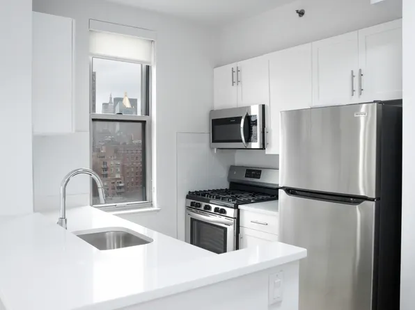 556 Third Avenue image 1 of 11