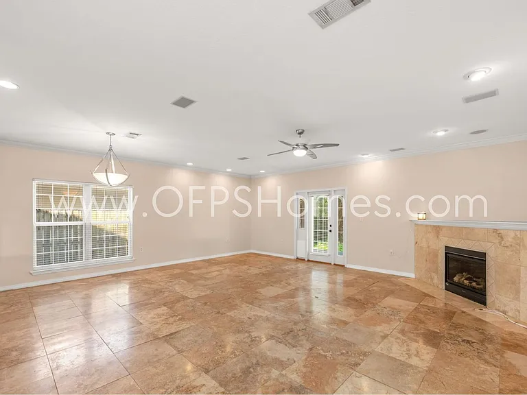 1949 Kadima Cir — Photo 5