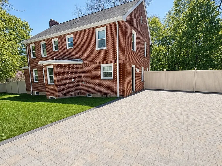 82 Arlmont St — Photo 3