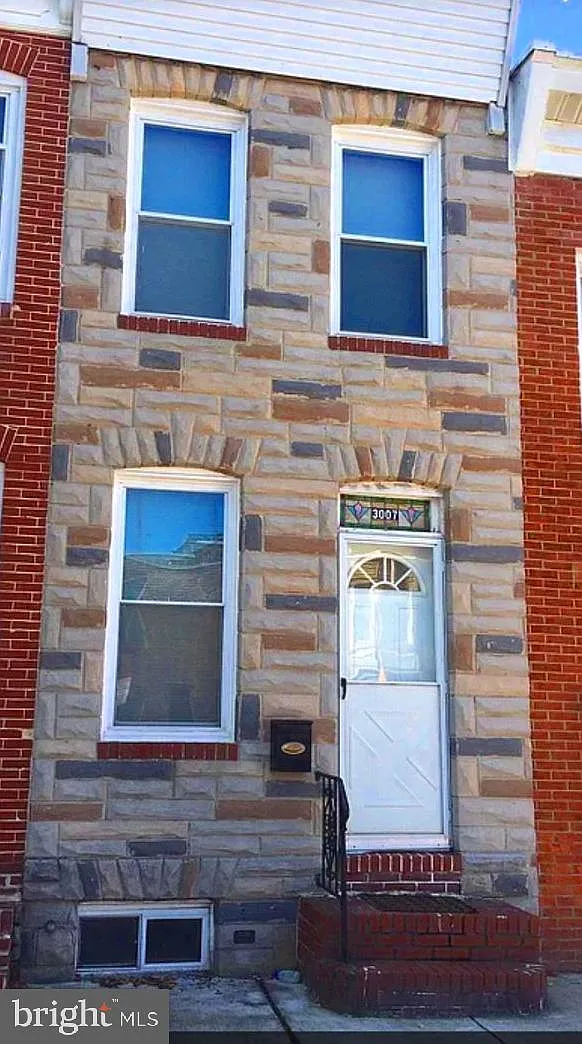 2 bed, 2.0 bath, 800 sqft, $2,125 — Photo 1