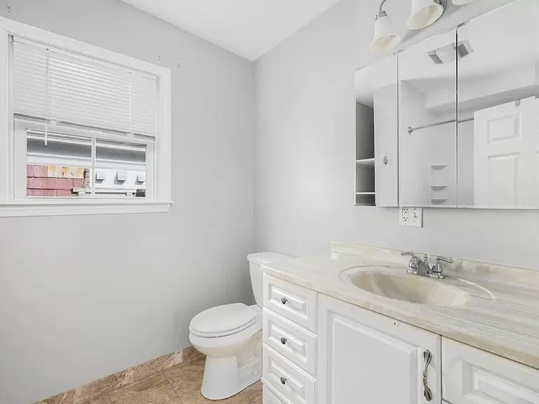 86 Grove St #2 — Photo 5
