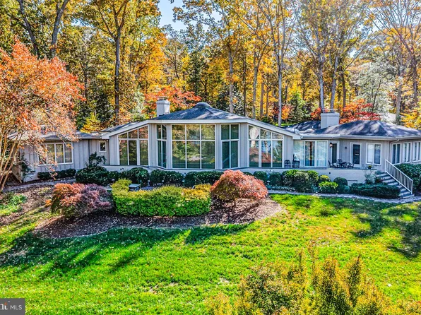 219 Red Fox Ln, Weems, VA 22576