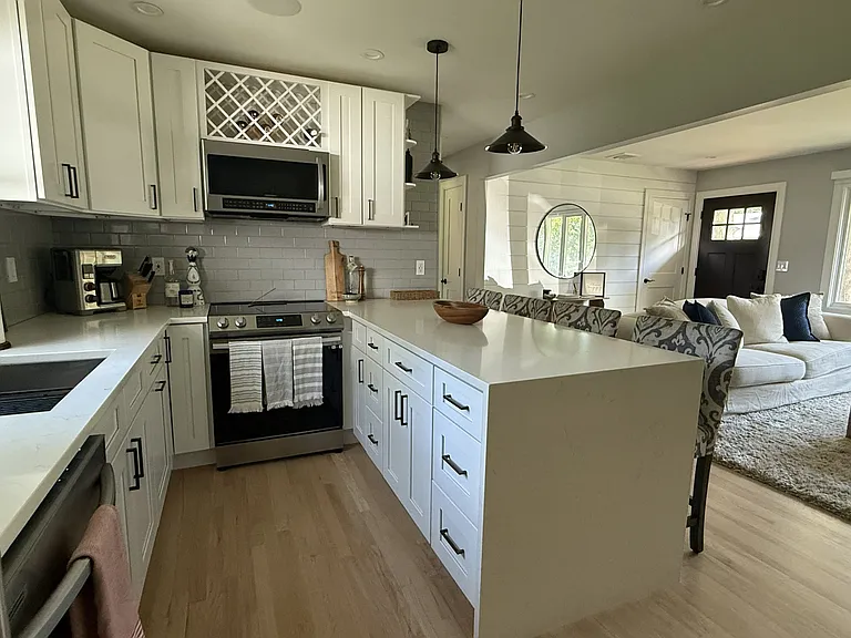38 Foster Ave — Photo 8