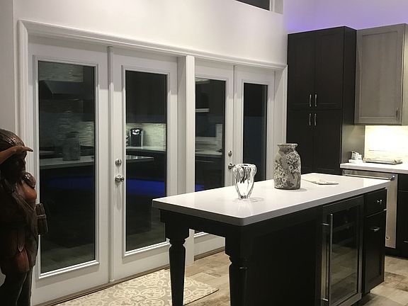 Kitchen exit to pool