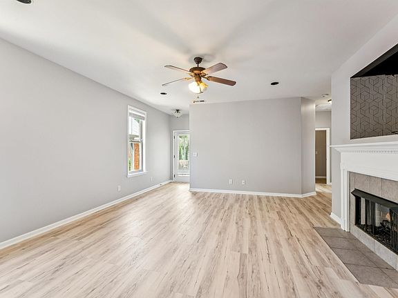 3rd image of 5723 Park Side Rd