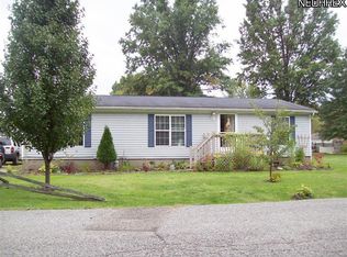 17655 Olive Ave, Lake Milton, OH 44429