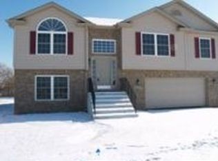 6841 Wallace St, Merrillville, IN 46410