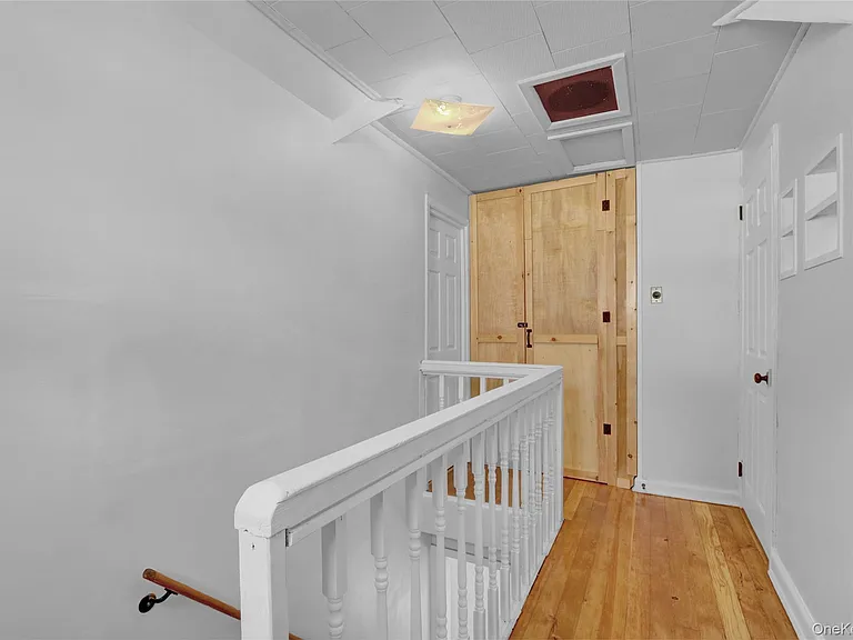 322 Harvard Rd S — Photo 18