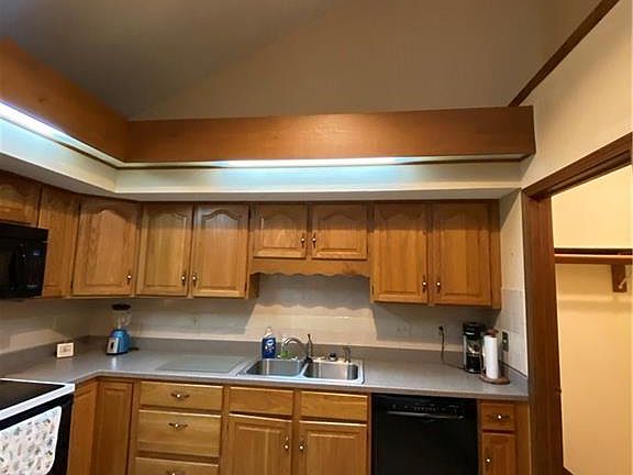 5th image of 621 Cielo Vista Dr