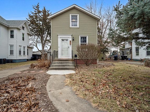 2nd image of 511 E Chestnut St