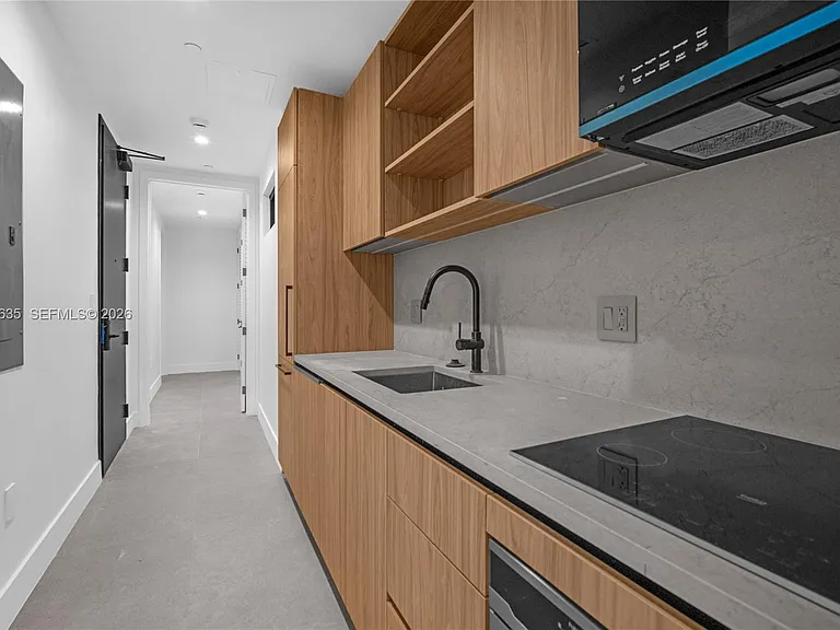 91 NW 27th St #101 — Photo 14