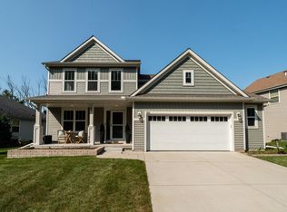 659 Yellowstone Dr, Hartford, WI 53027