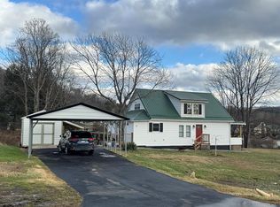 90 Tyree St, Ansted, WV 25812